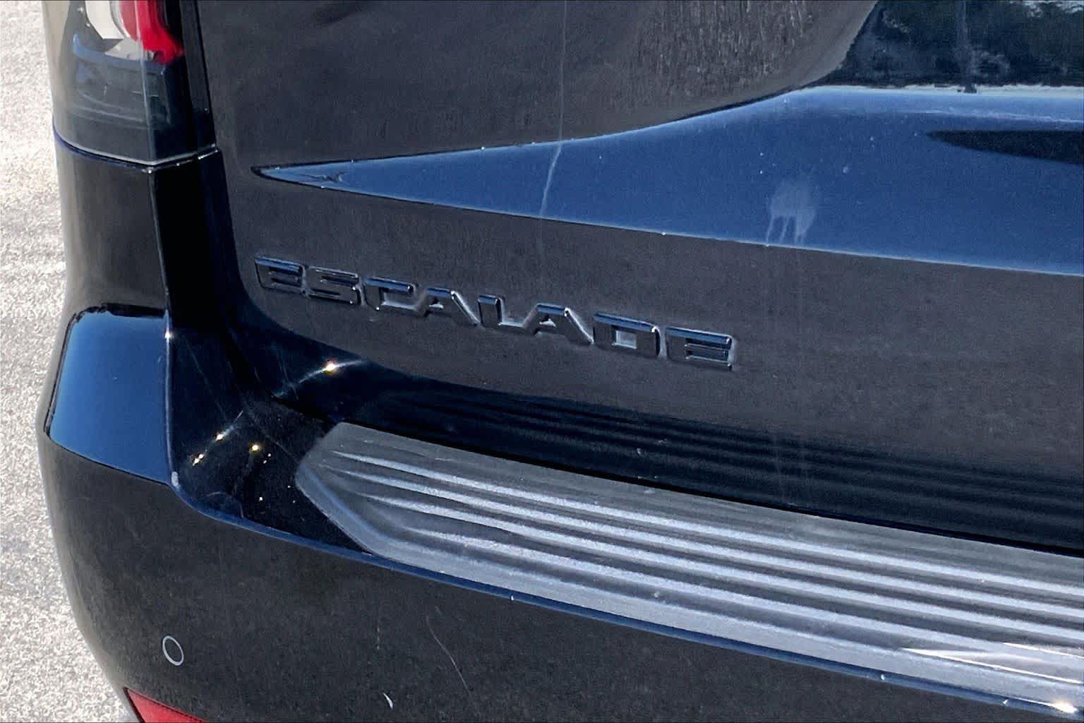 Used 2022 Cadillac Escalade Sport w/ Touring Package AWD/4WD image 28
