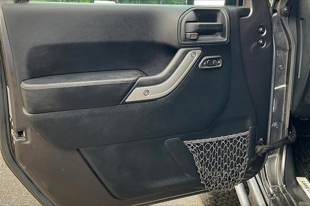 Used 2016 Jeep Wrangler Unlimited Rubicon image 22