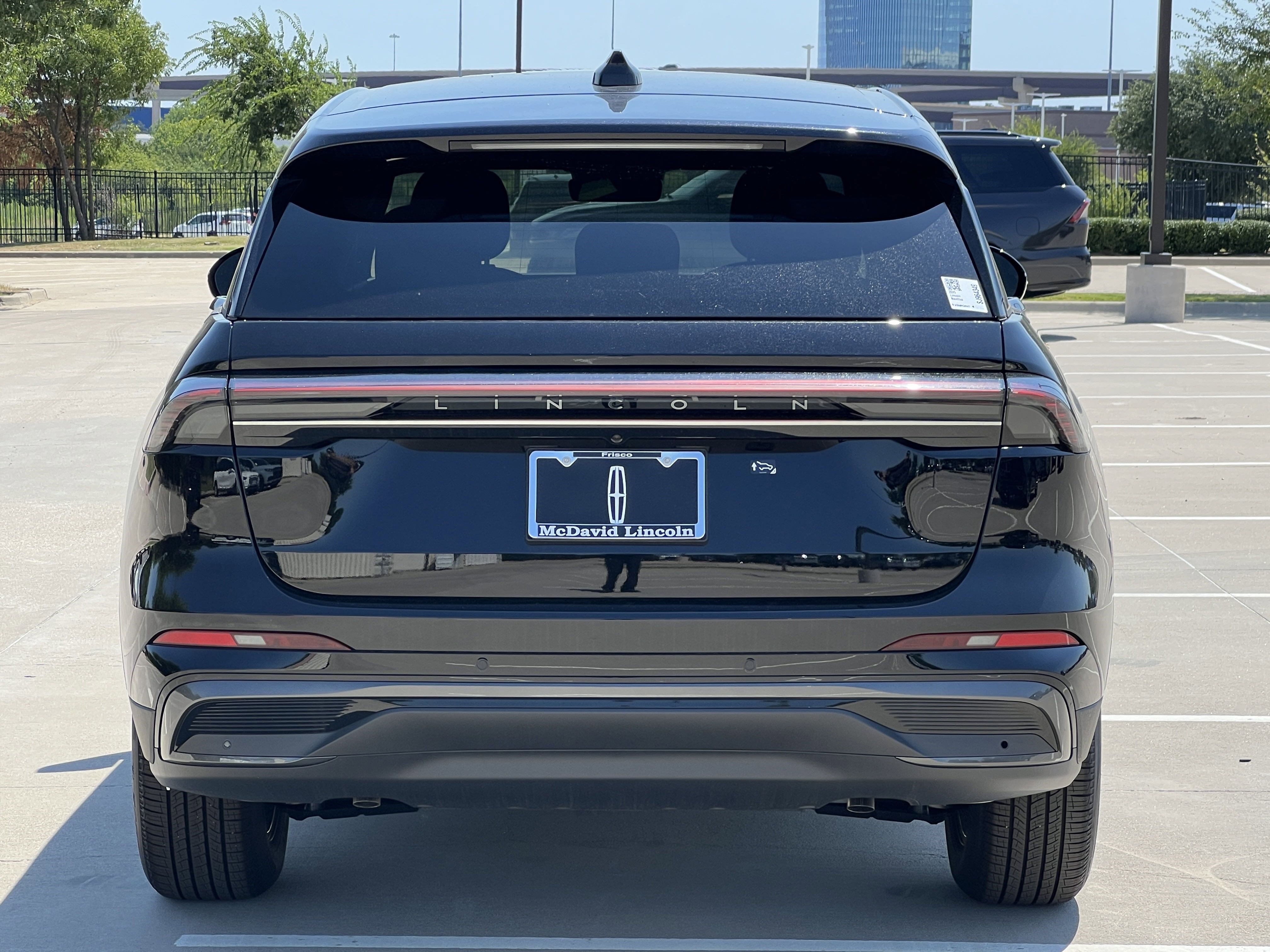 New 2025 Lincoln Nautilus Premier w/ Jet Appearance Package image 8