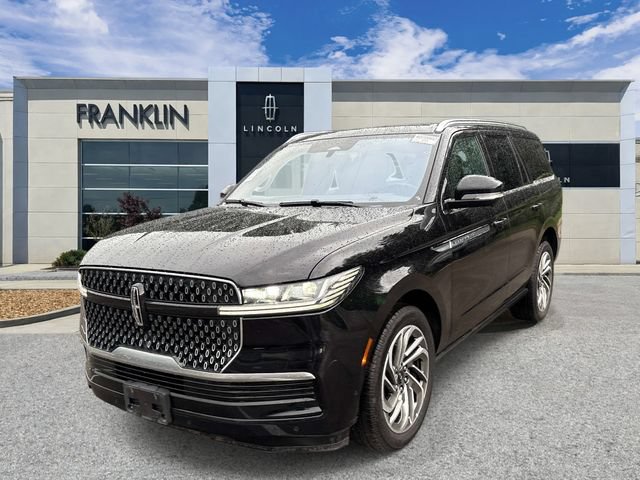 Certified 2025 Lincoln Navigator Reserve AWD/4WD image 3