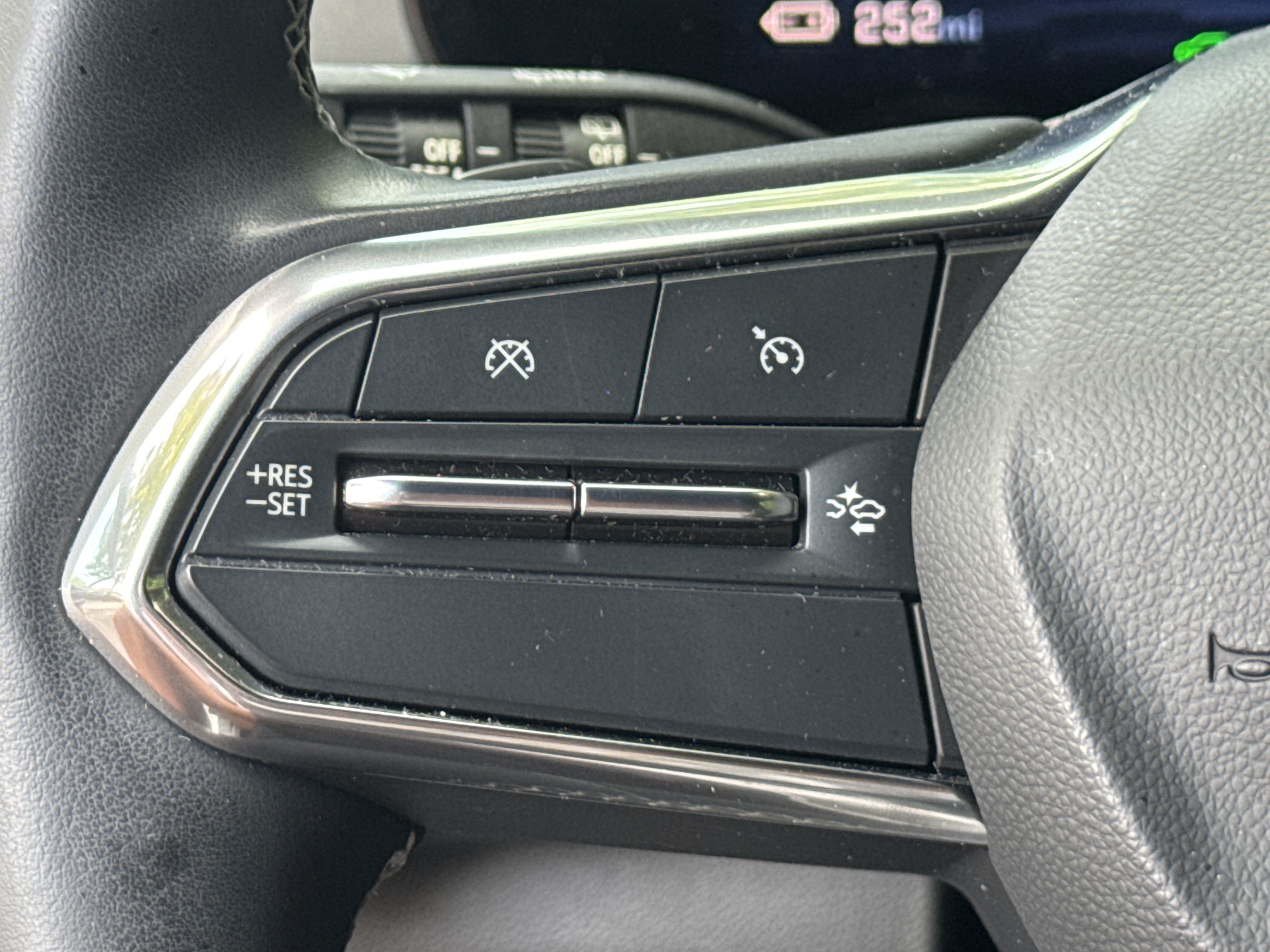 Certified 2024 Chevrolet Blazer EV LT AWD/4WD image 25