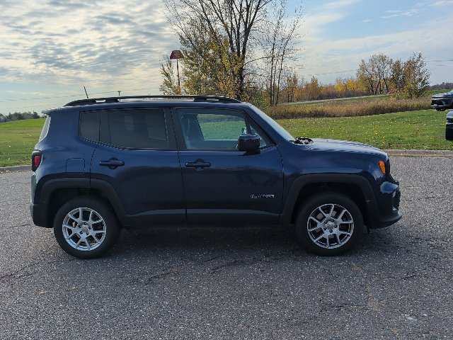 Used 2019 Jeep Renegade Latitude w/ Cold Weather Group AWD/4WD image 14