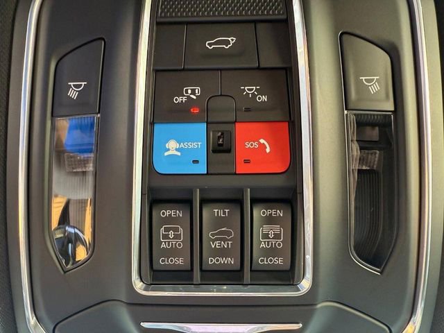 Certified 2025 Jeep Grand Cherokee Overland w/ Luxury Tech Group IV image 28