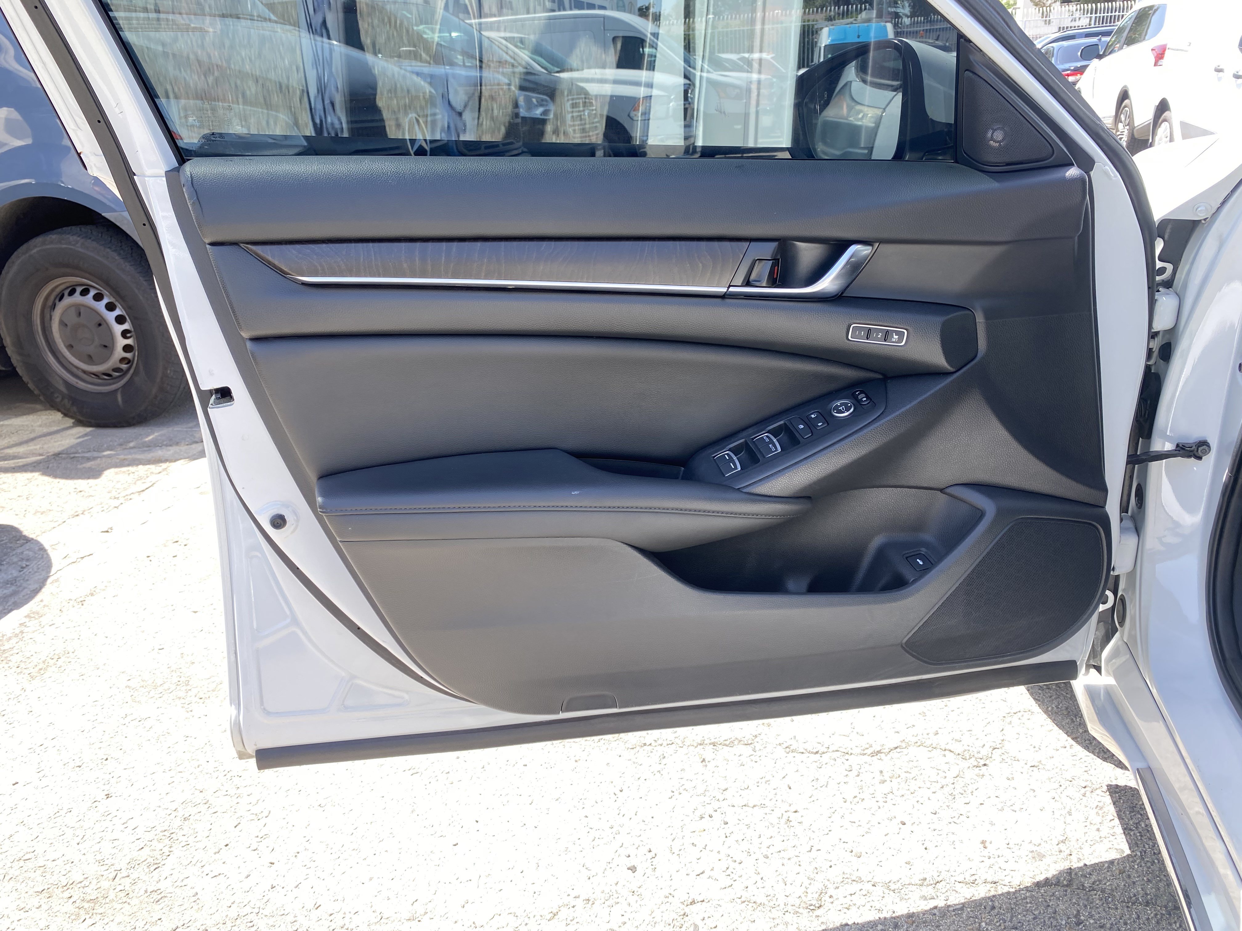 Used 2020 Honda Accord EX-L image 16