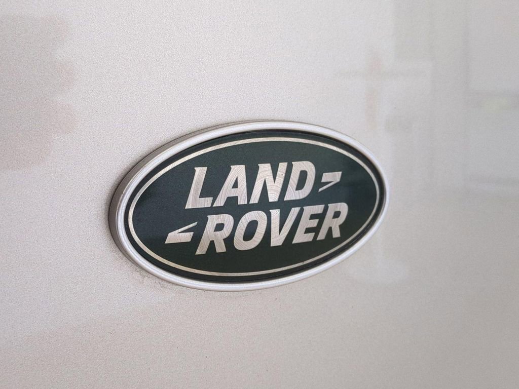 Used 2017 Land Rover Range Rover HSE AWD/4WD image 25