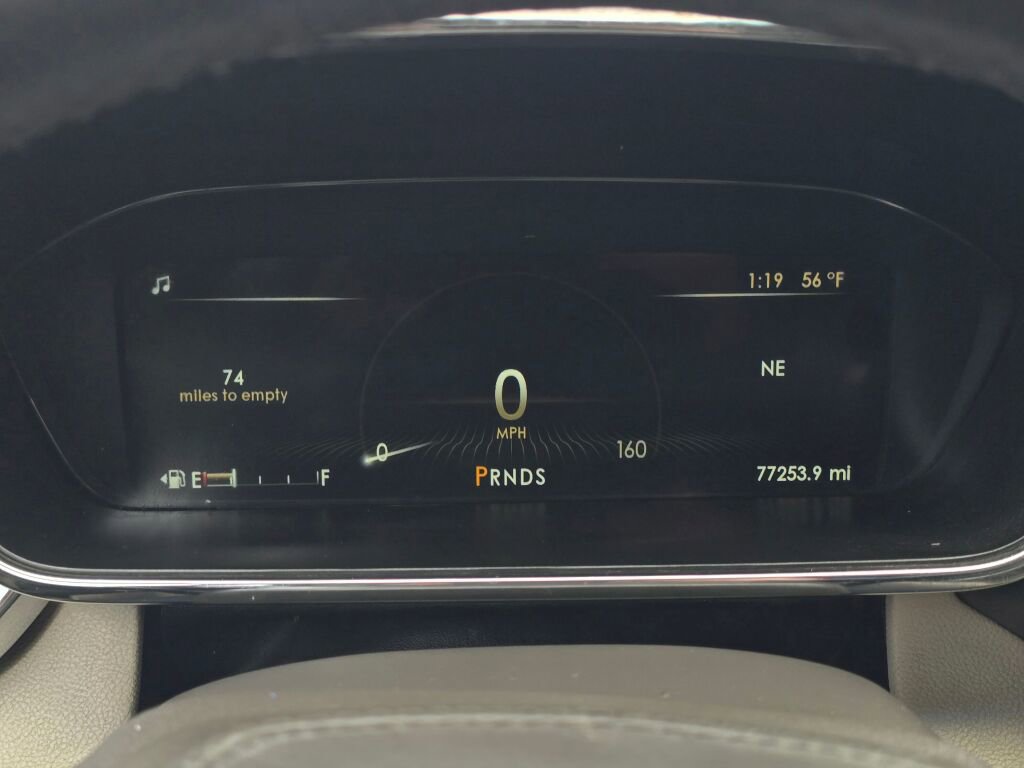 Used 2017 Lincoln Continental Select image 32