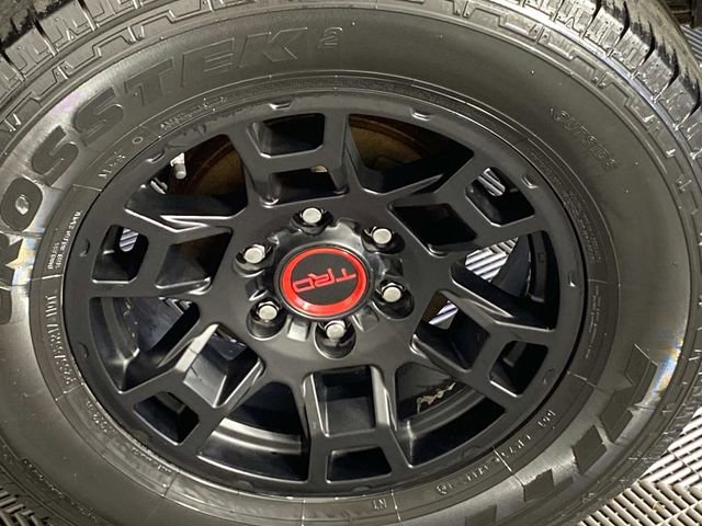 Used 2019 Toyota Tacoma TRD Sport w/ Technology Package AWD/4WD image 29