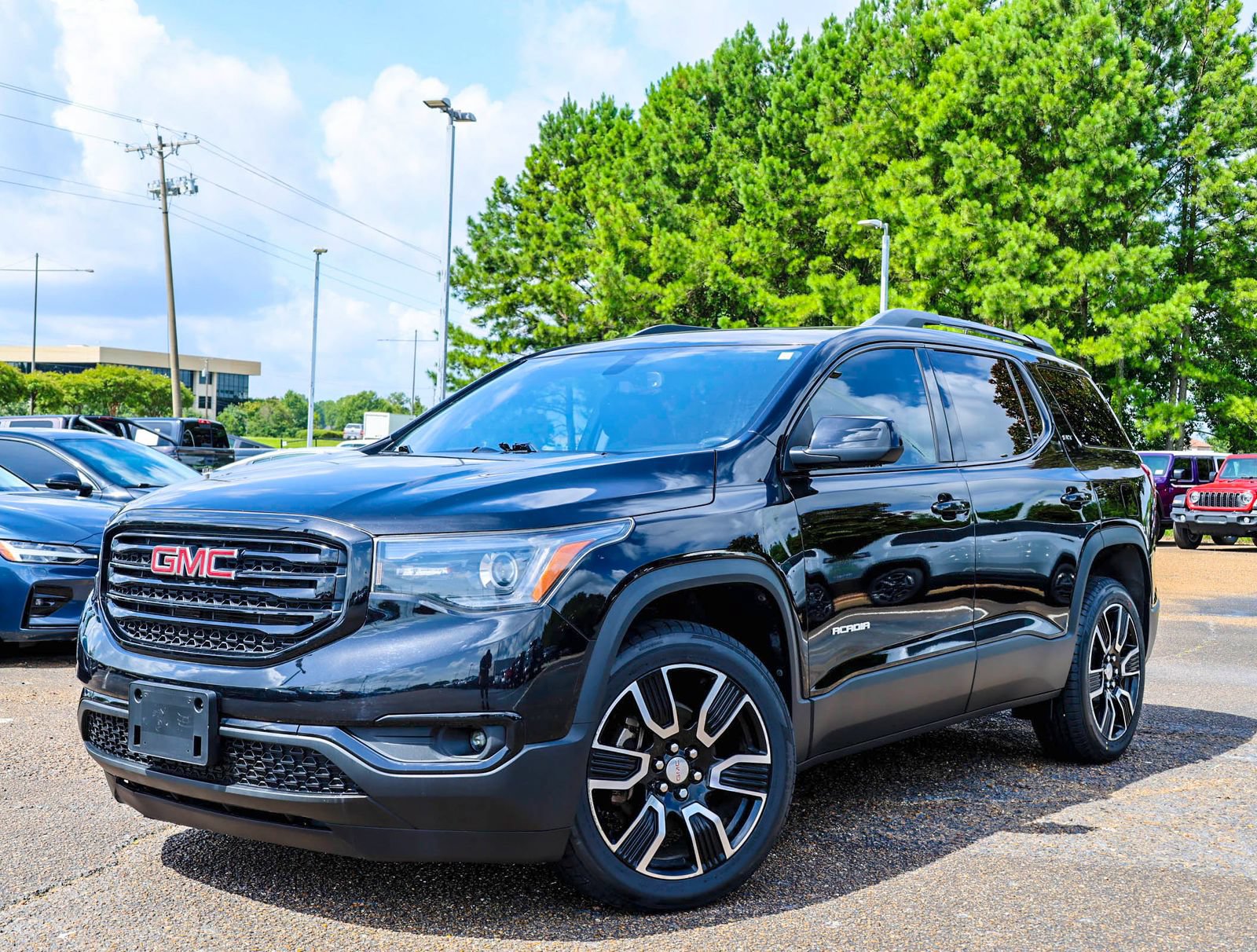 Used 2019 GMC Acadia SLT w/ Black Edition FWD image 1
