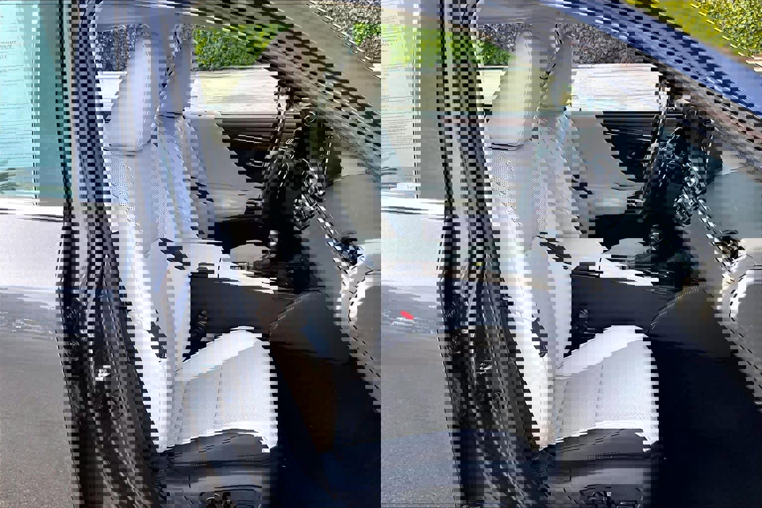 Certified 2025 Lexus ES 300h w/ Premium Package image 8