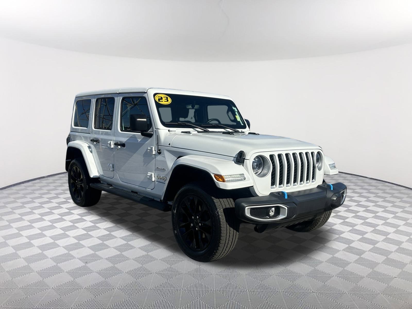 Used 2023 Jeep Wrangler Sahara w/ Cold Weather Group image 4