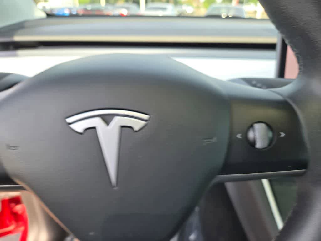 Used 2021 Tesla Model Y Long Range AWD/4WD image 20