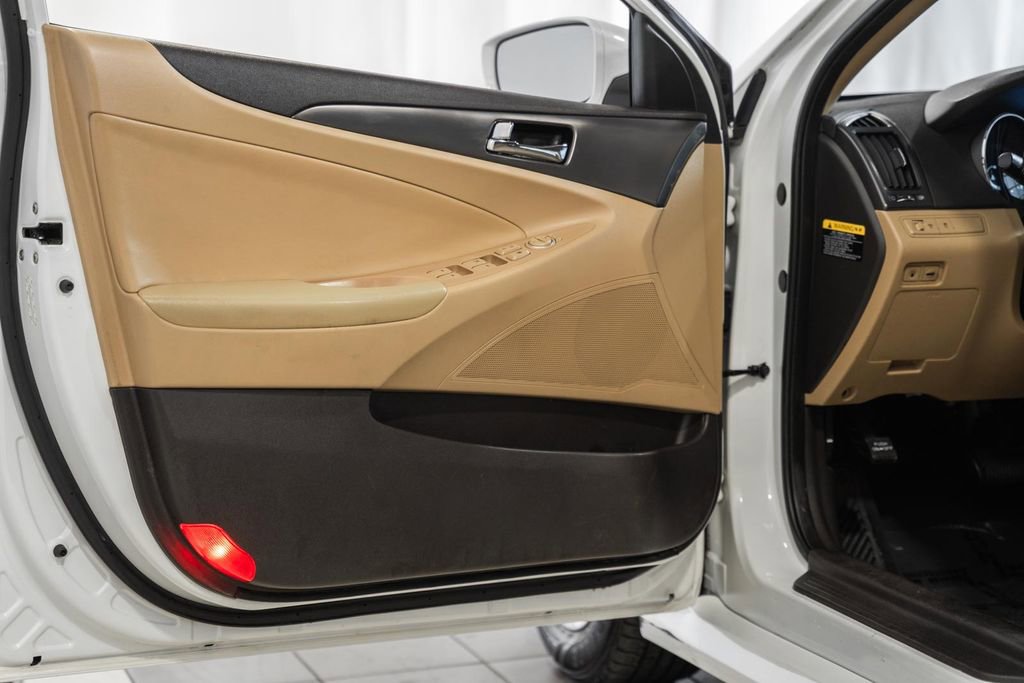 Used 2014 Hyundai Sonata Hybrid image 40