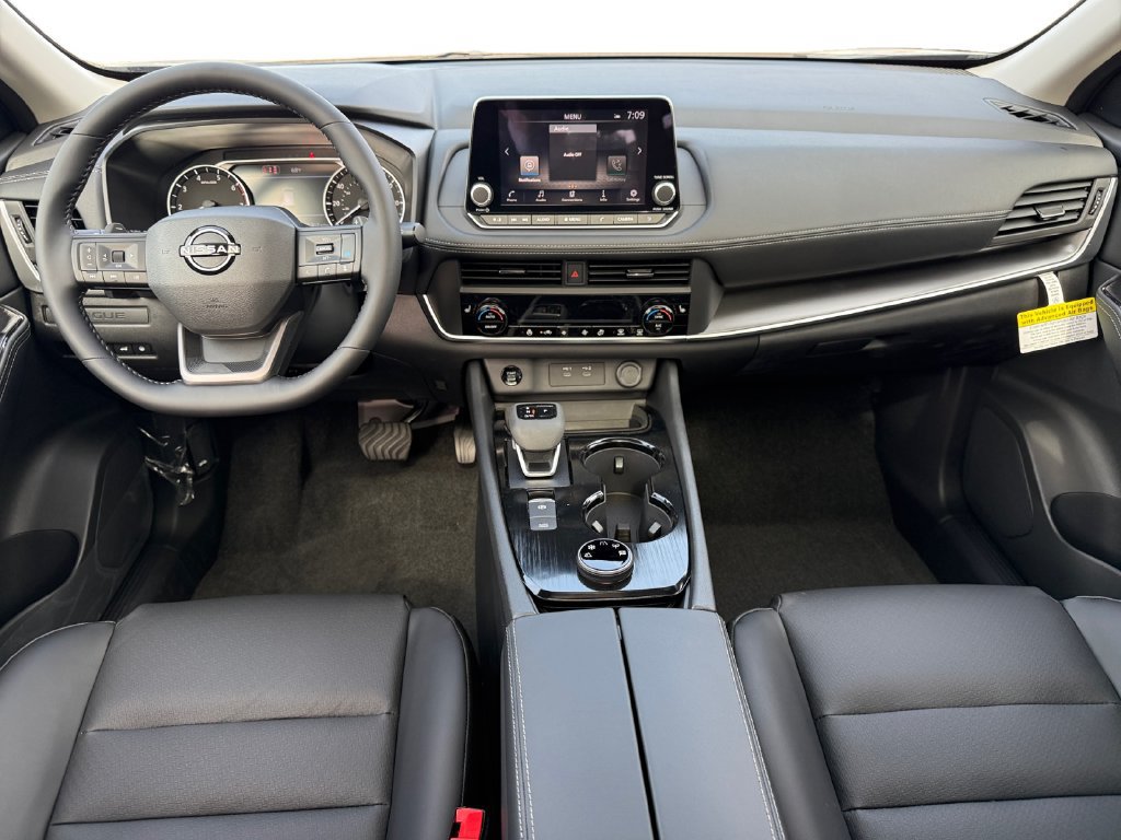 New 2027 Nissan Rogue Dark Armor AWD/4WD image 10