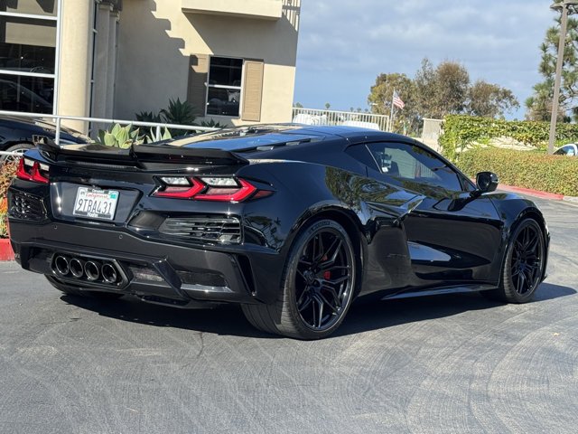 Used 2025 Chevrolet Corvette Z06 w/ Stealth Interior Trim Package RWD image 9