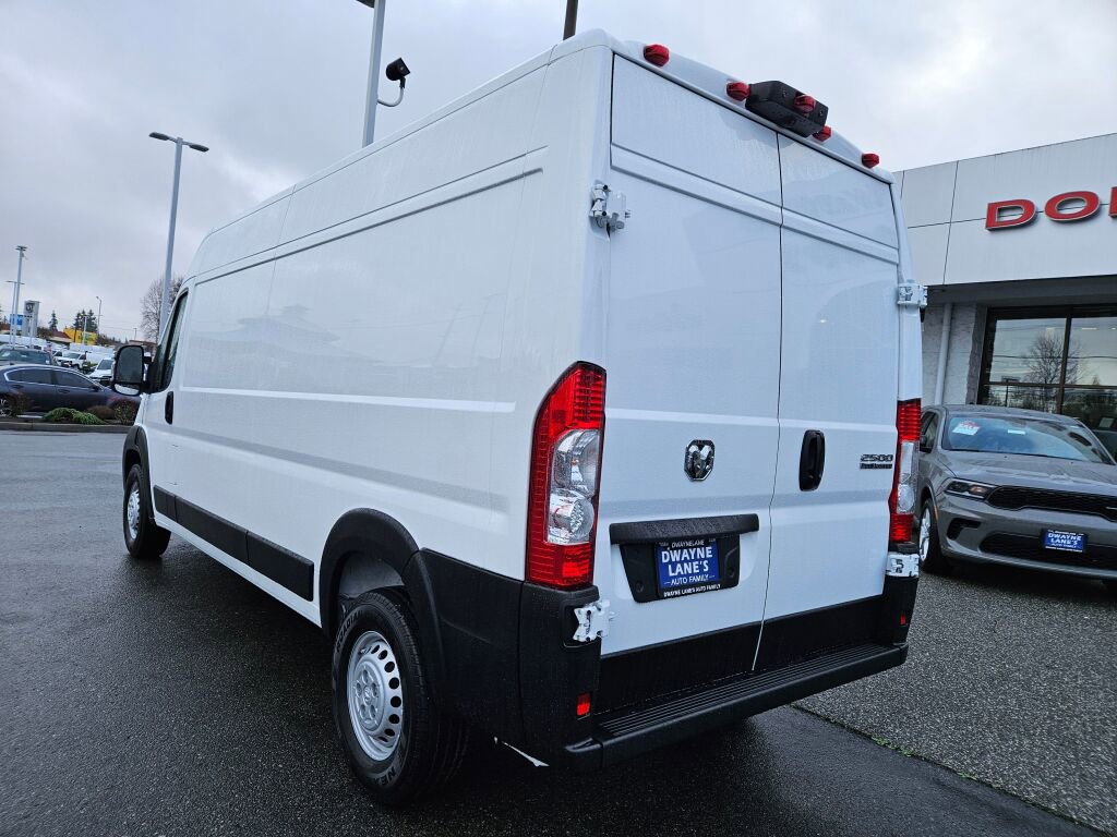 Used 2025 RAM ProMaster 2500 w/ Convenience Group image 3