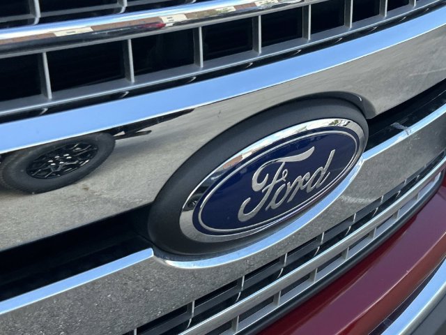 Used 2018 Ford F150 XLT w/ Equipment Group 302A Luxury RWD image 5