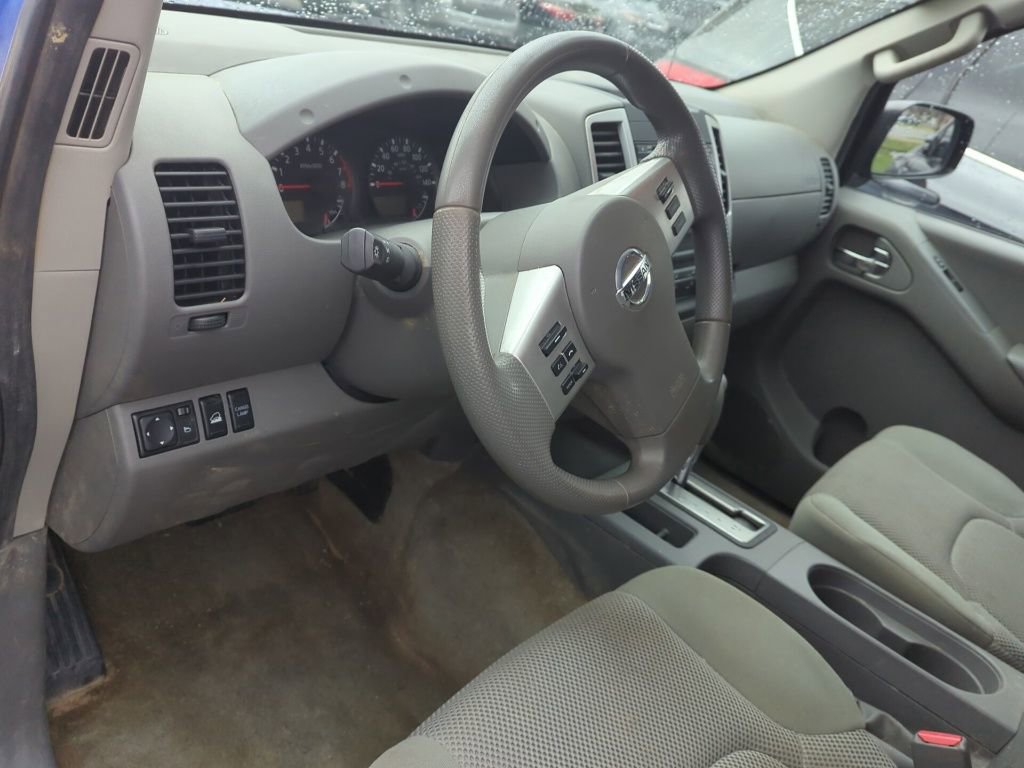 Used 2014 Nissan Frontier SV image 7