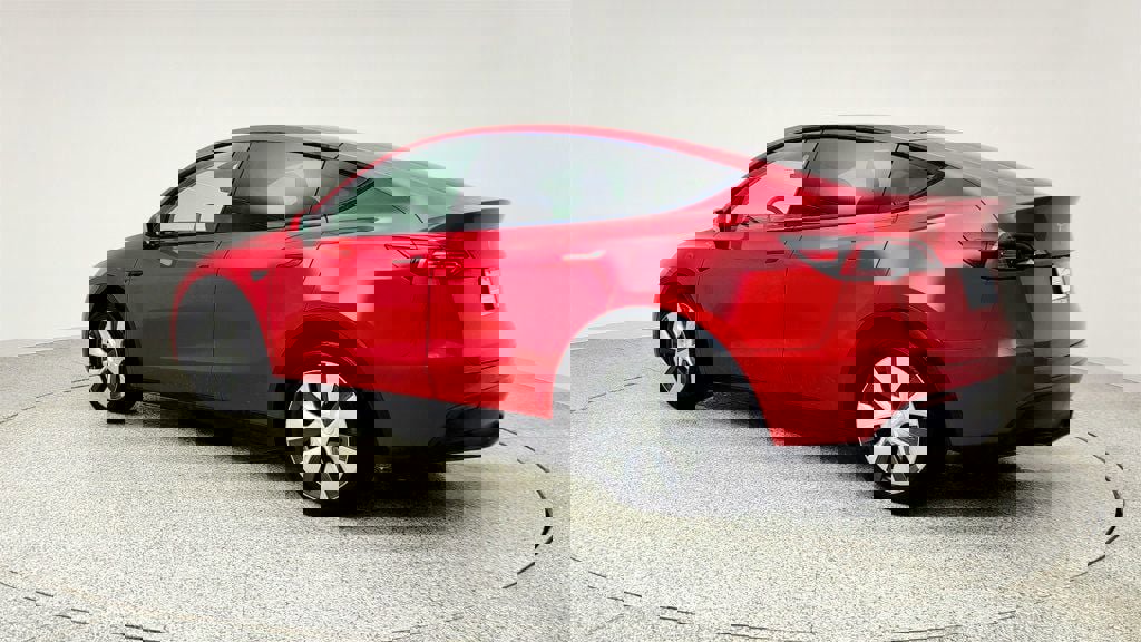 Used 2022 Tesla Model Y Long Range image 7