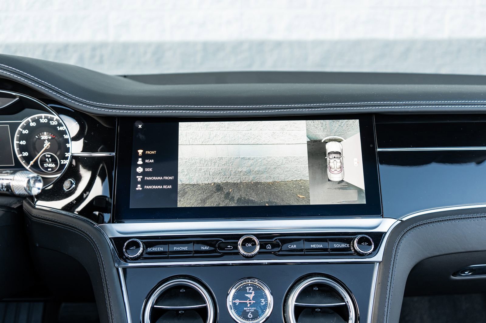 Used 2022 Bentley Continental GT image 31