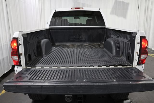 Used 2004 Chevrolet Silverado 2500 LT w/ Heavy-Duty Power Package AWD/4WD image 13