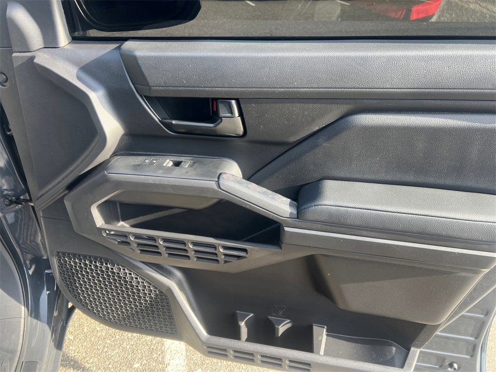 Used 2025 Toyota Tacoma SR image 17