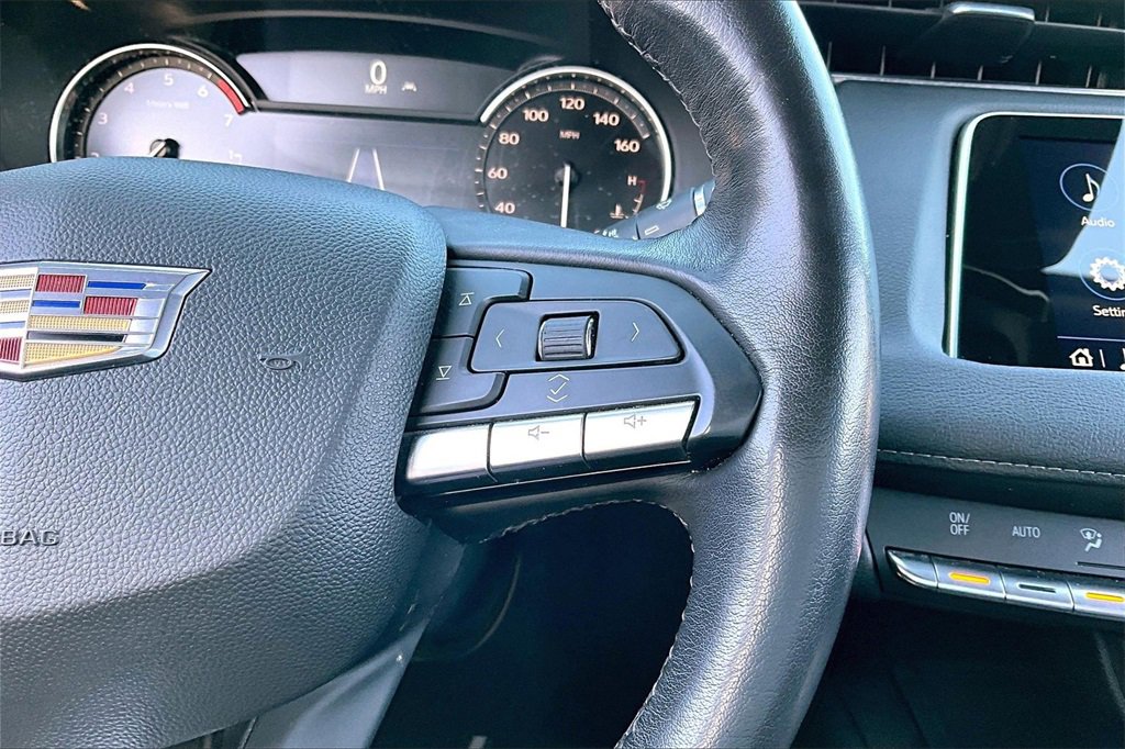 Used 2023 Cadillac XT4 Premium Luxury image 21