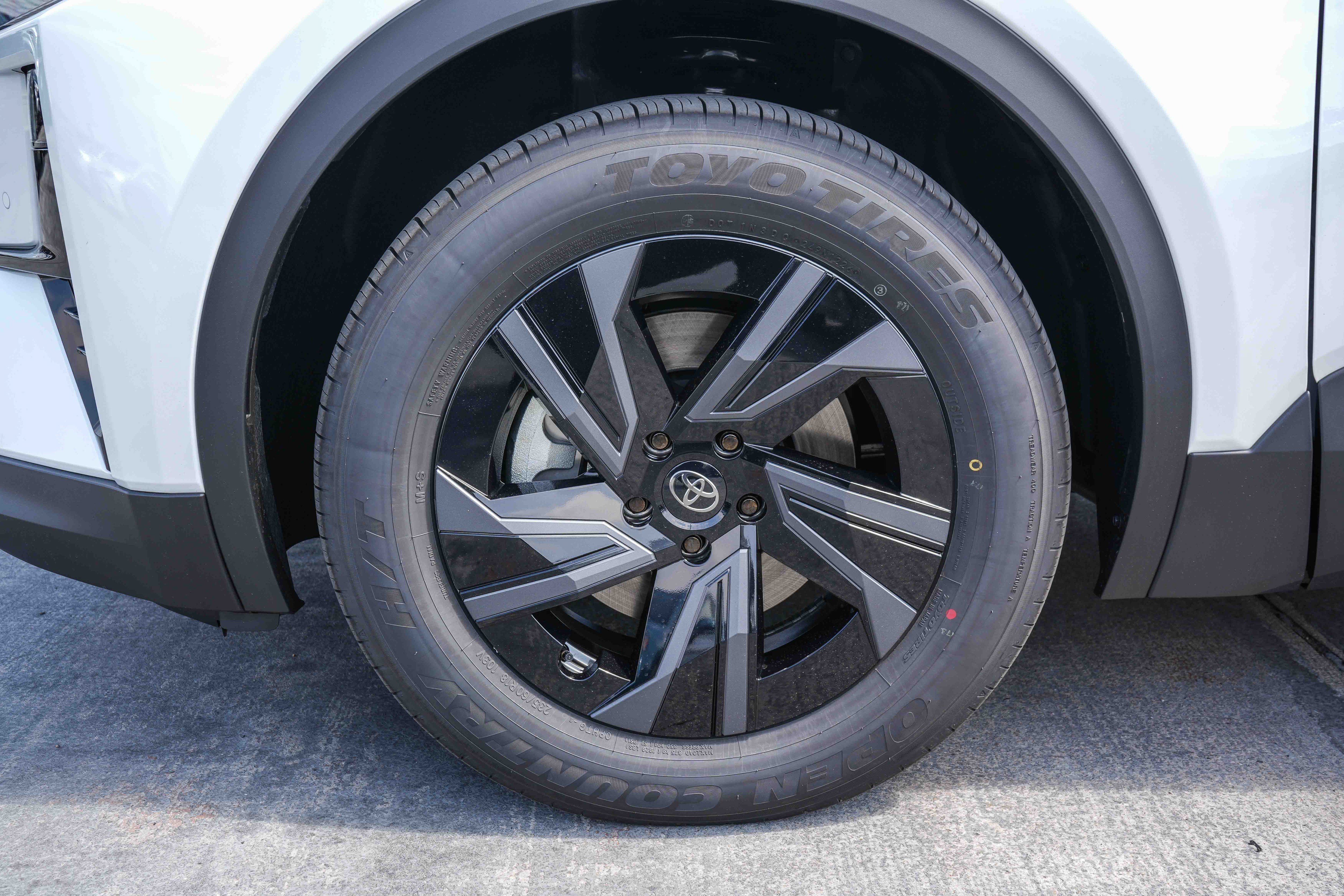 New 2026 Toyota C-HR AWD/4WD image 12