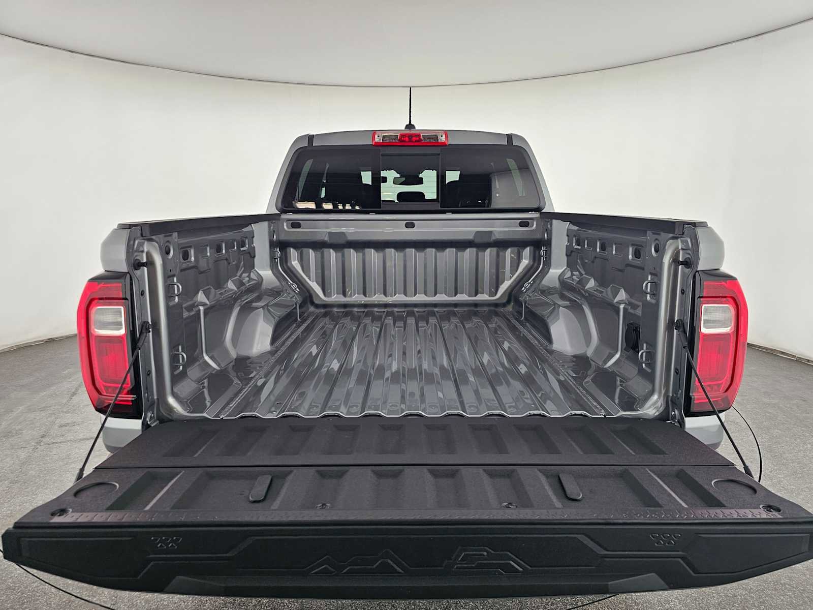 New 2026 GMC Canyon Elevation w/ Convenience Package image 14