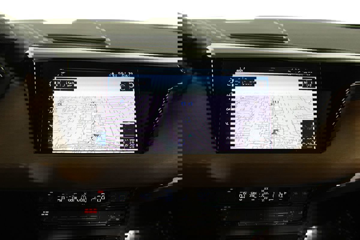 Used 2024 Audi e-tron GT Premium Plus image 31