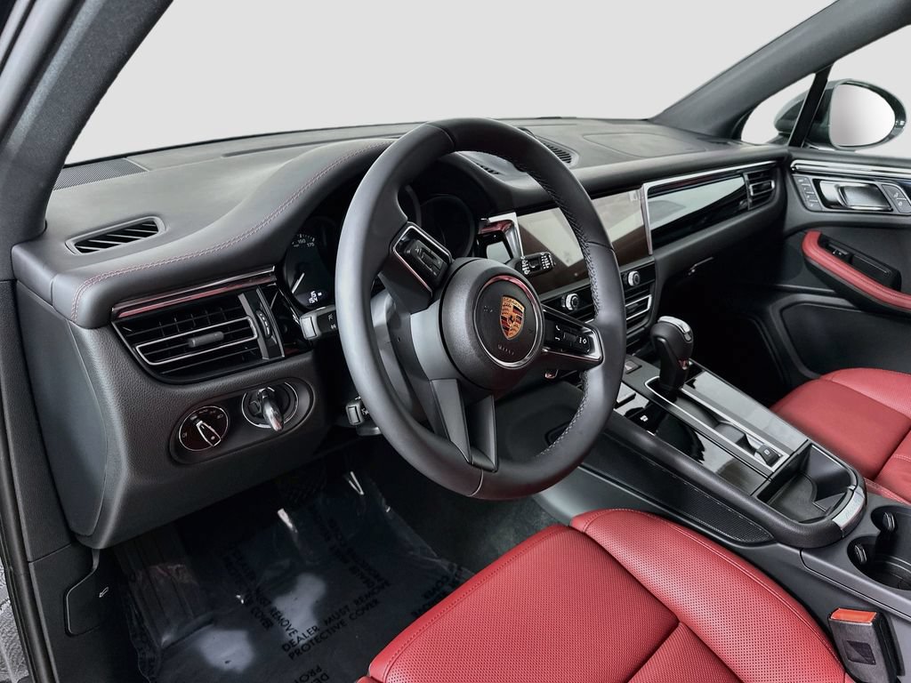 New 2026 Porsche Macan AWD/4WD image 4
