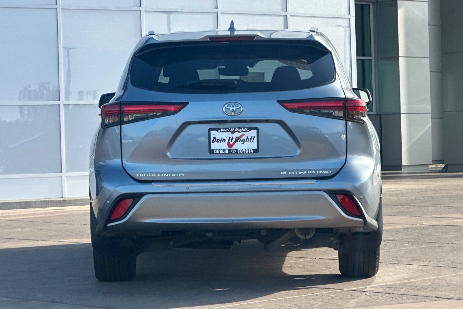 Certified 2021 Toyota Highlander Platinum AWD/4WD image 6