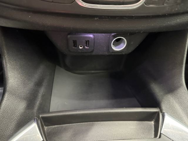 Used 2019 Chevrolet Traverse LT image 16