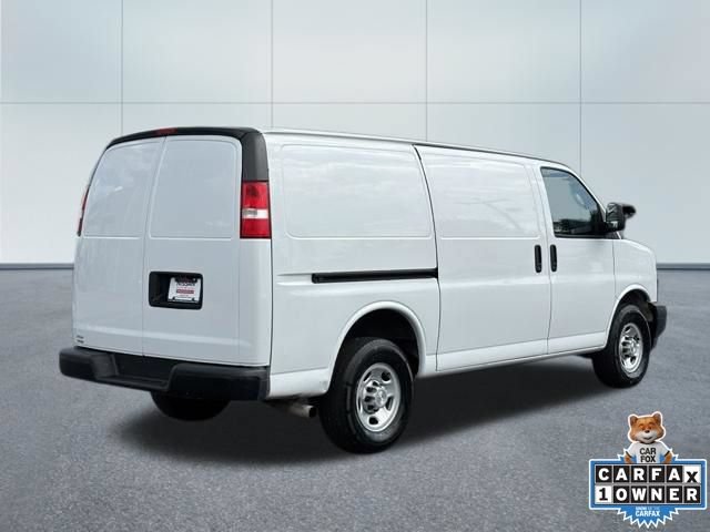 Used 2021 Chevrolet Express 2500 w/ Driver Convenience Package RWD image 3