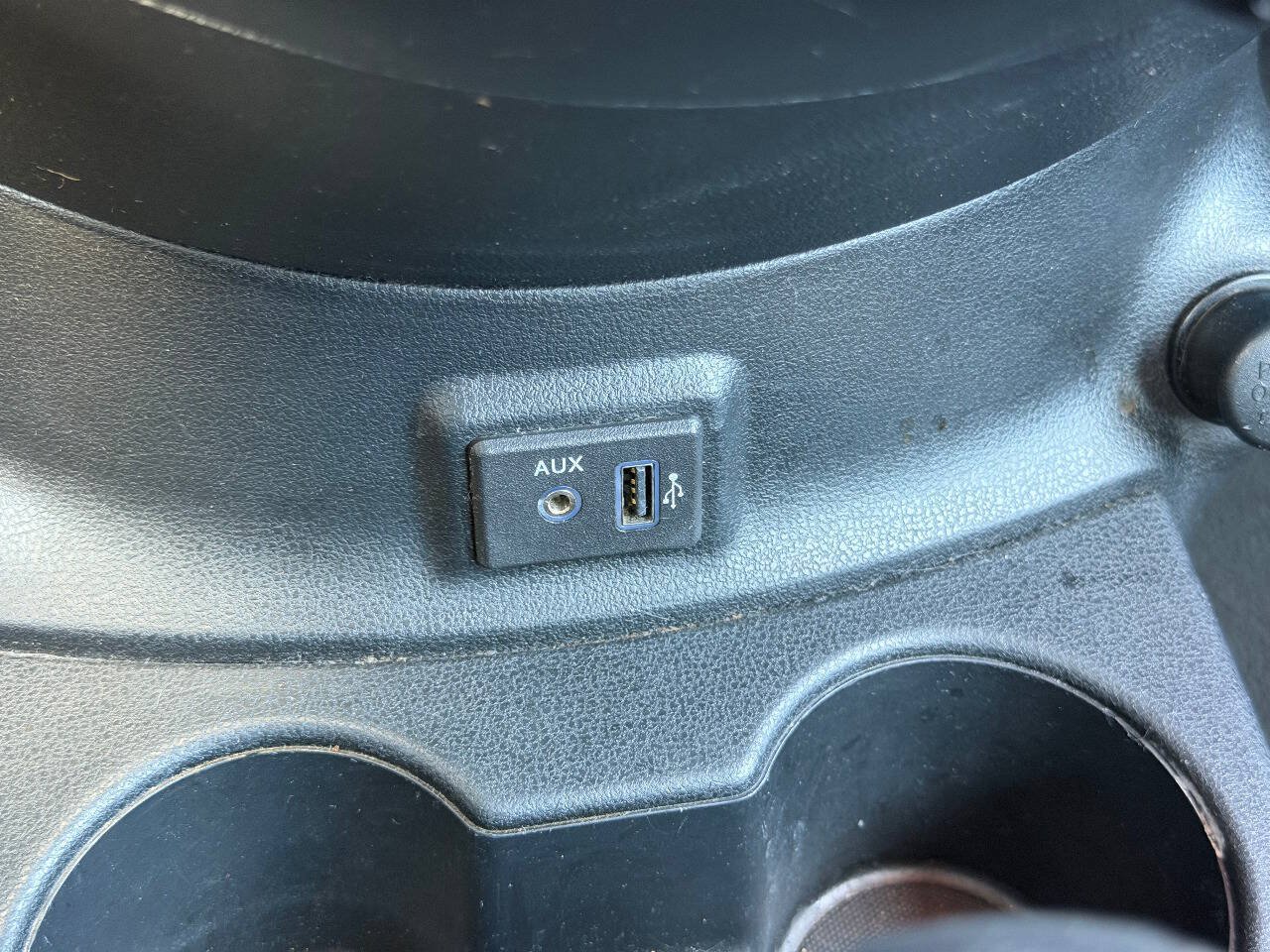 Used 2019 Nissan Versa SV FWD image 19