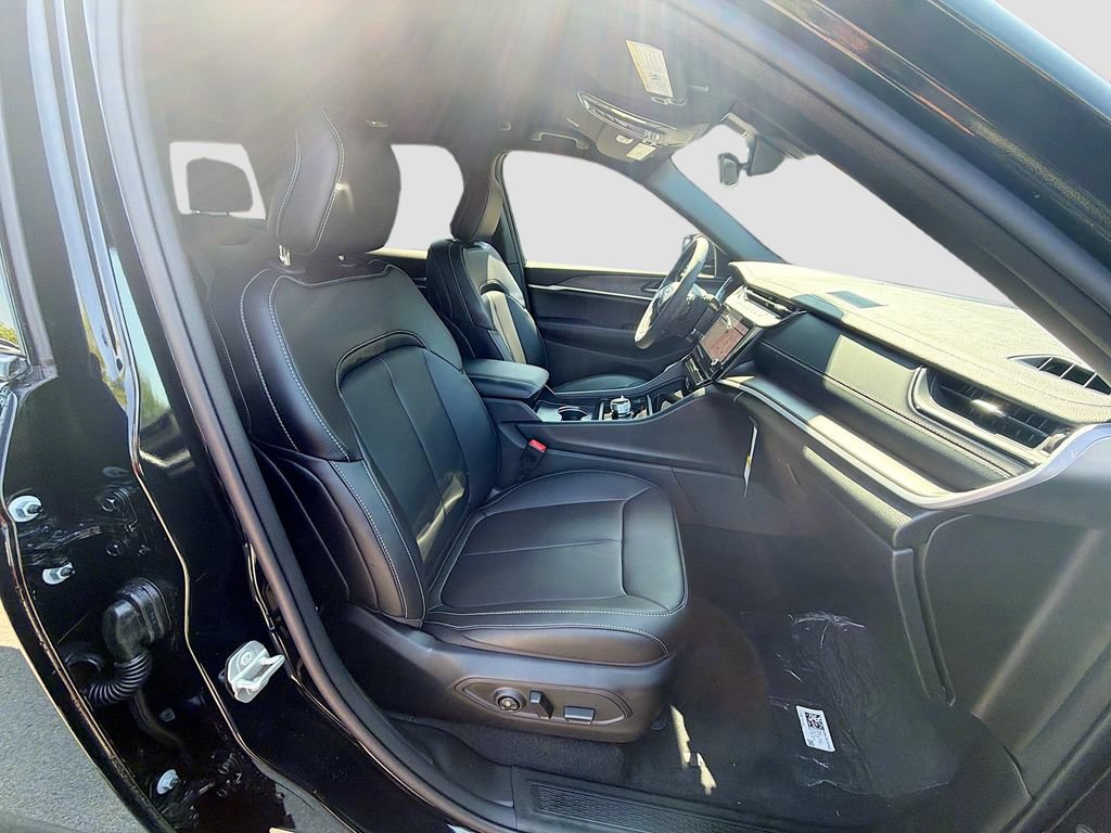 New 2026 Jeep Grand Cherokee Limited AWD/4WD image 15