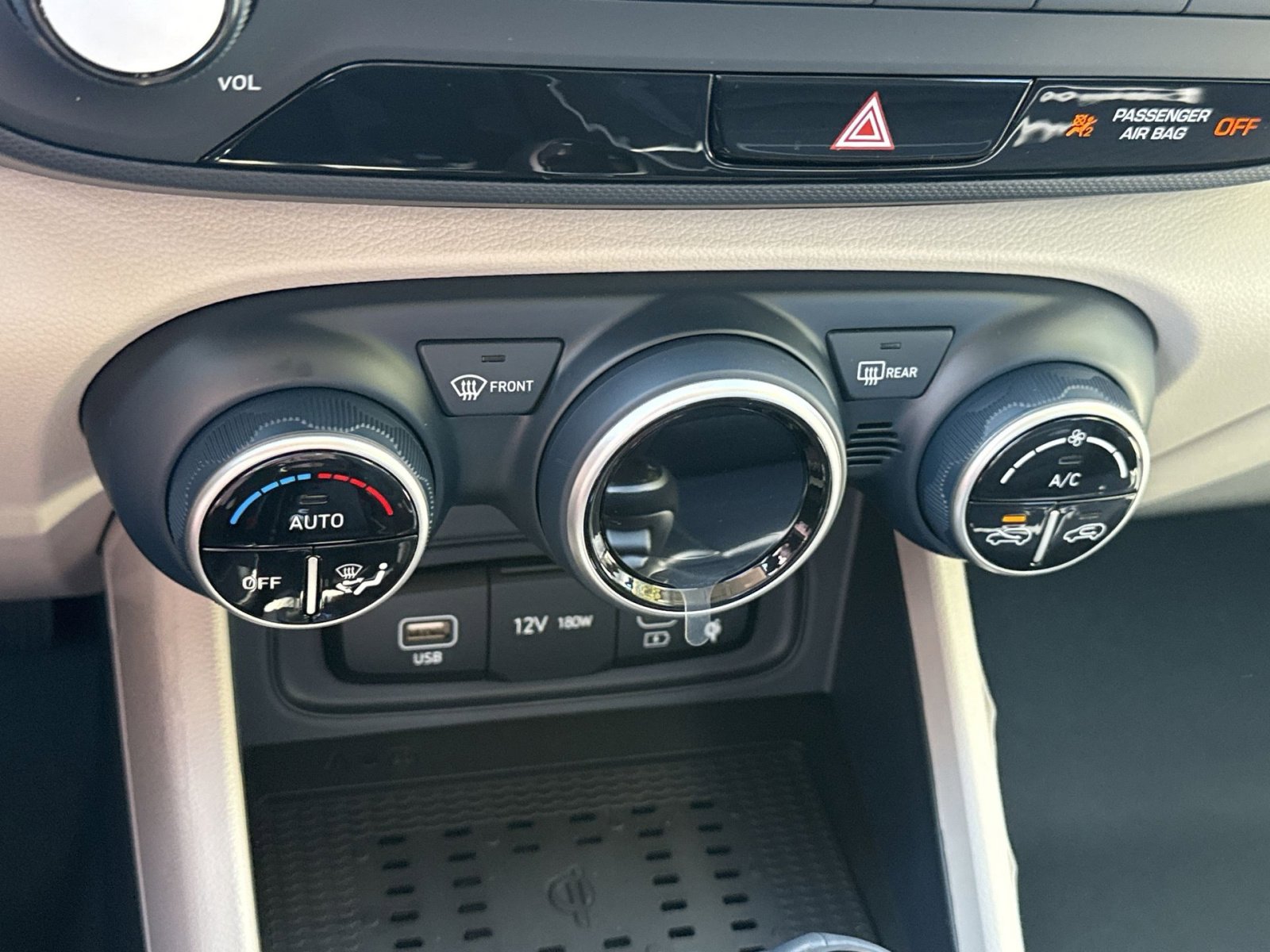 New 2026 Hyundai Venue SEL FWD image 19