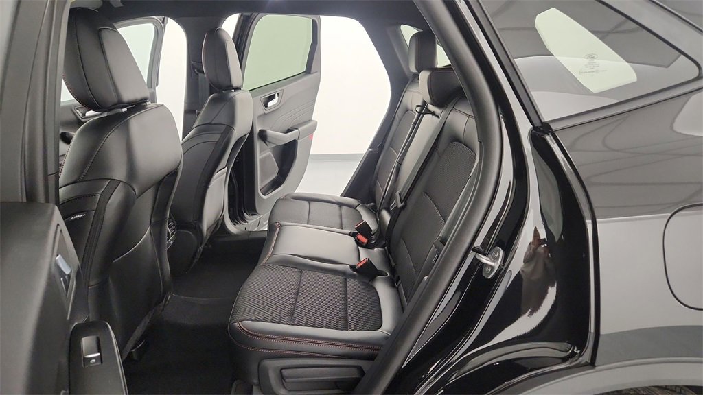 New 2026 Ford Escape ST-Line w/ Cold Weather Package image 28