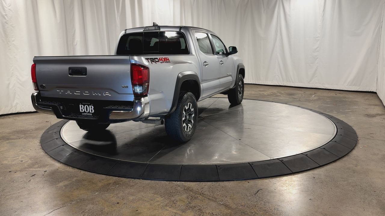 Used 2018 Toyota Tacoma TRD Off-Road AWD/4WD image 12
