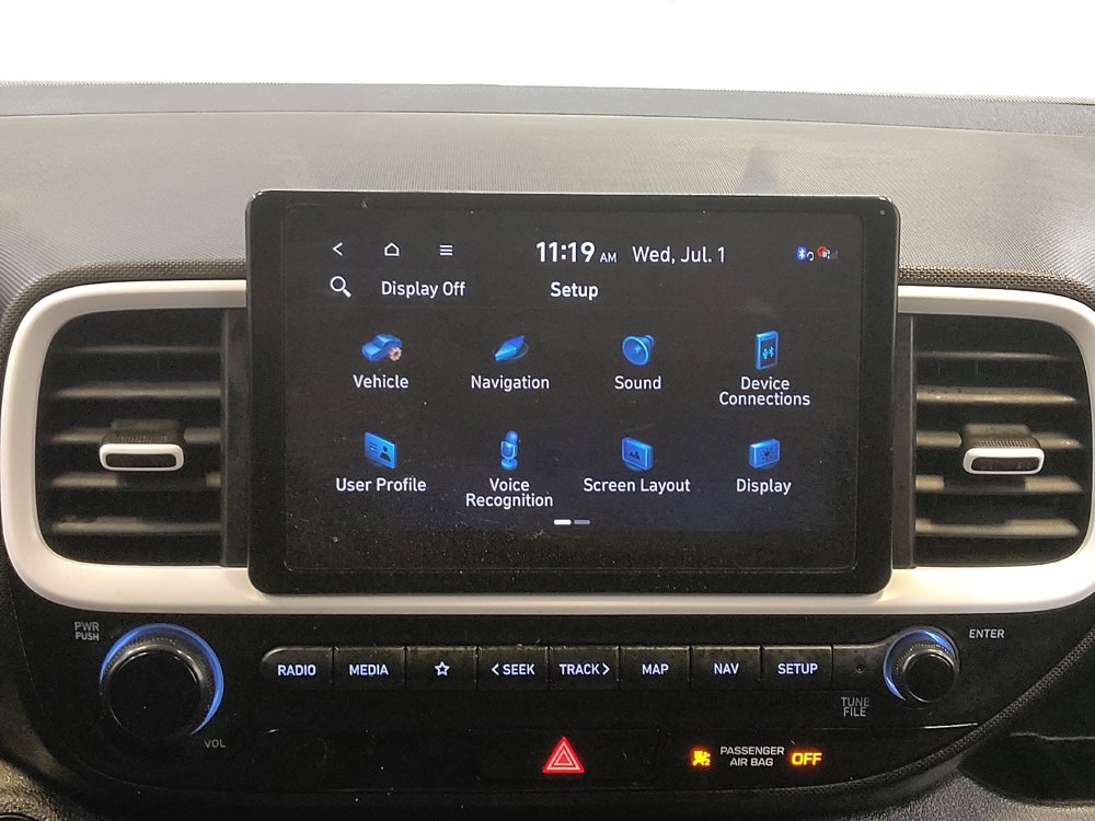 Used 2025 Hyundai Venue Limited FWD image 25
