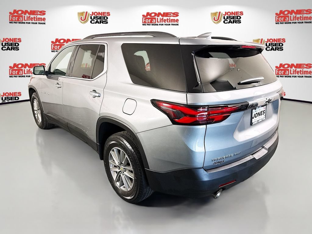 Used 2023 Chevrolet Traverse LT w/ Rear Camera Mirror Package AWD/4WD image 2