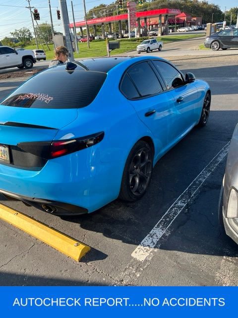 Used 2018 Alfa Romeo Giulia Ti Sport w/ Quick Order Package 22S Sport AWD/4WD image 3