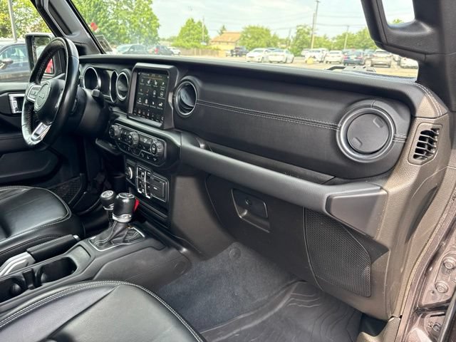 Used 2022 Jeep Wrangler Unlimited Sahara w/ Cold Weather Group AWD/4WD image 27