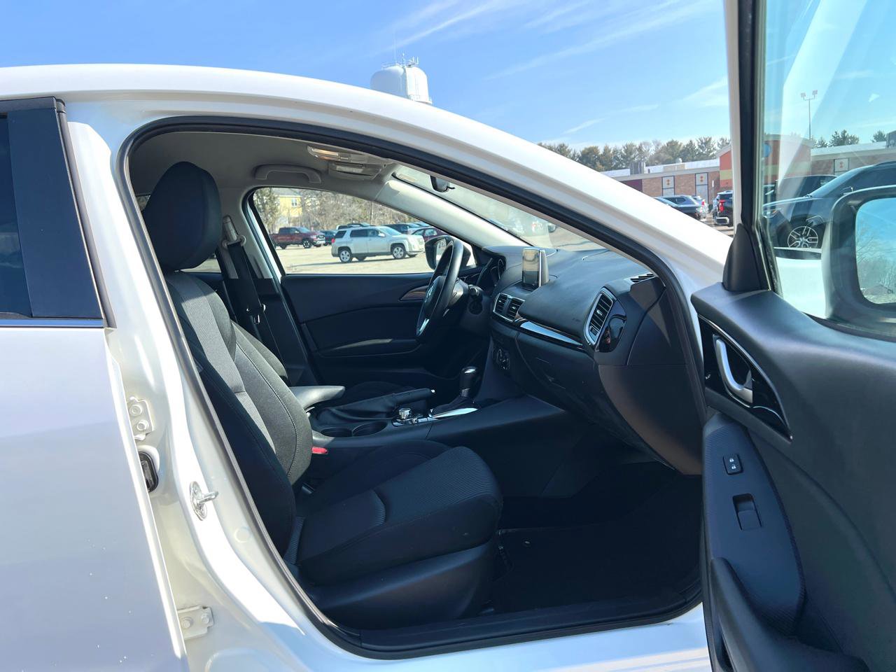 Used 2015 MAZDA MAZDA3 i Touring image 39