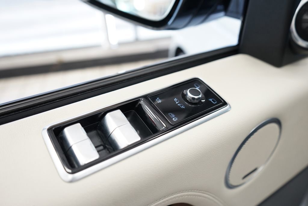 Used 2019 Land Rover Range Rover Long Wheelbase Supercharged image 31