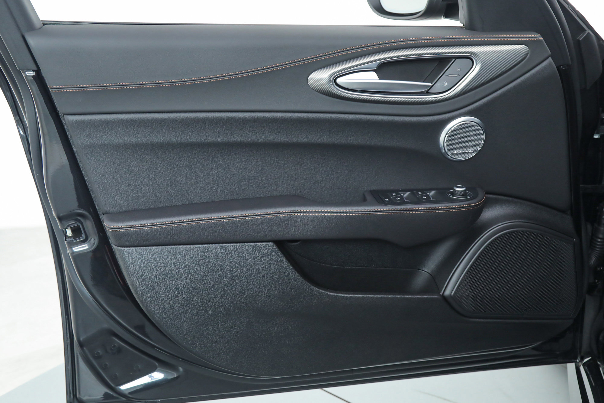 New 2025 Alfa Romeo Giulia w/ Driving Assist Package image 31