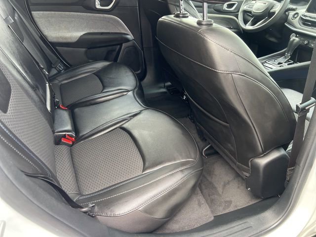 Used 2022 Jeep Compass Latitude AWD/4WD image 8