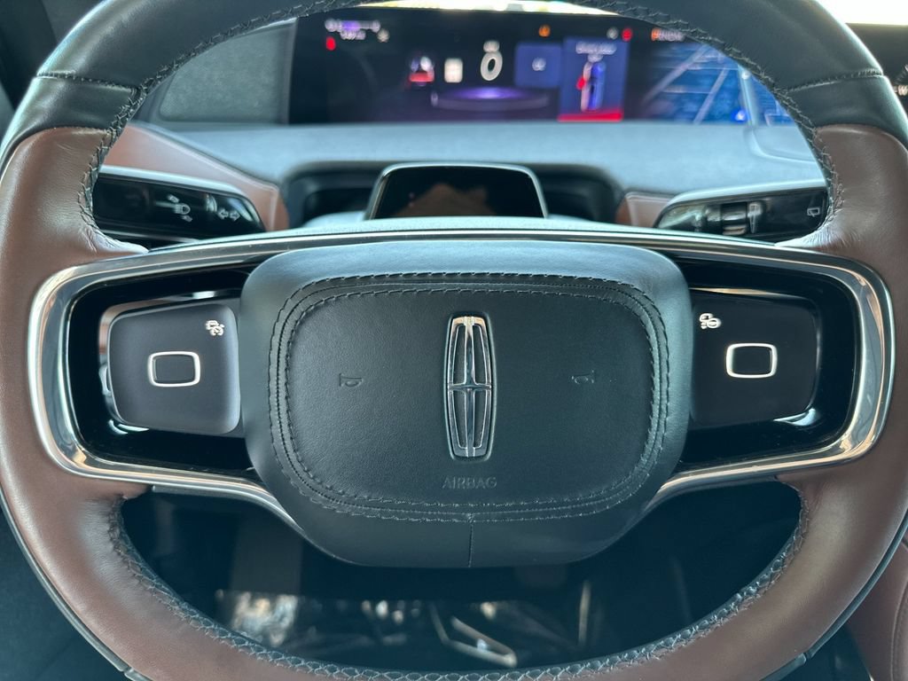 Certified 2025 Lincoln Navigator Reserve AWD/4WD image 24