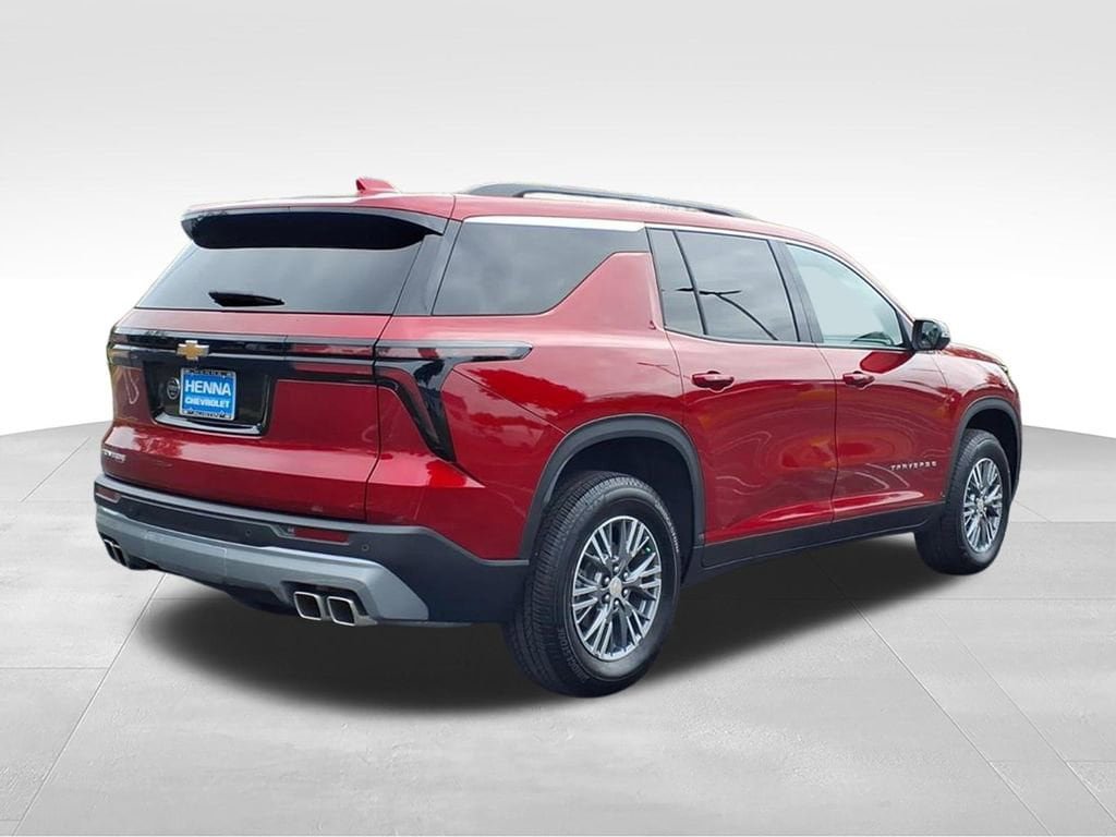 Used 2025 Chevrolet Traverse LT w/ Driver Confidence Package FWD image 6