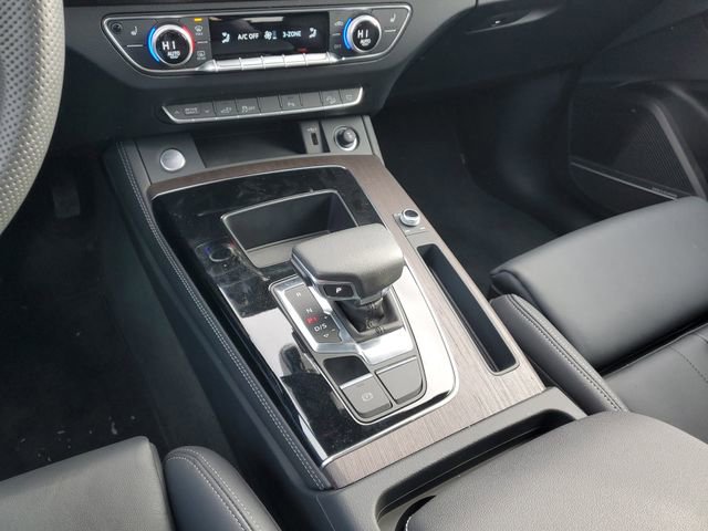 Used 2025 Audi Q5 e Premium Plus w/ Premium Plus Package image 33