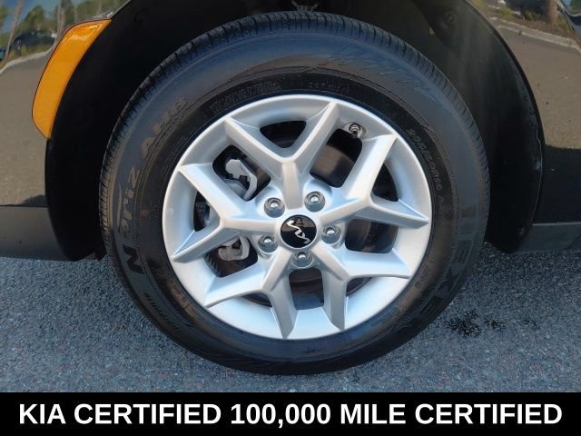 Certified 2025 Kia Soul LX FWD image 10